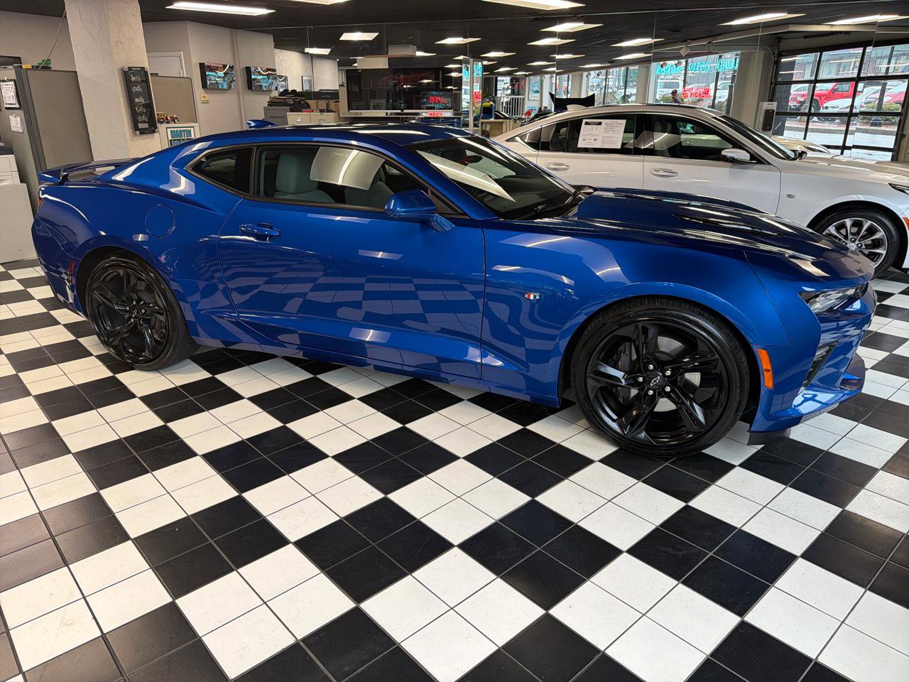 Used 2017 Chevrolet Camaro SS RWD image 3