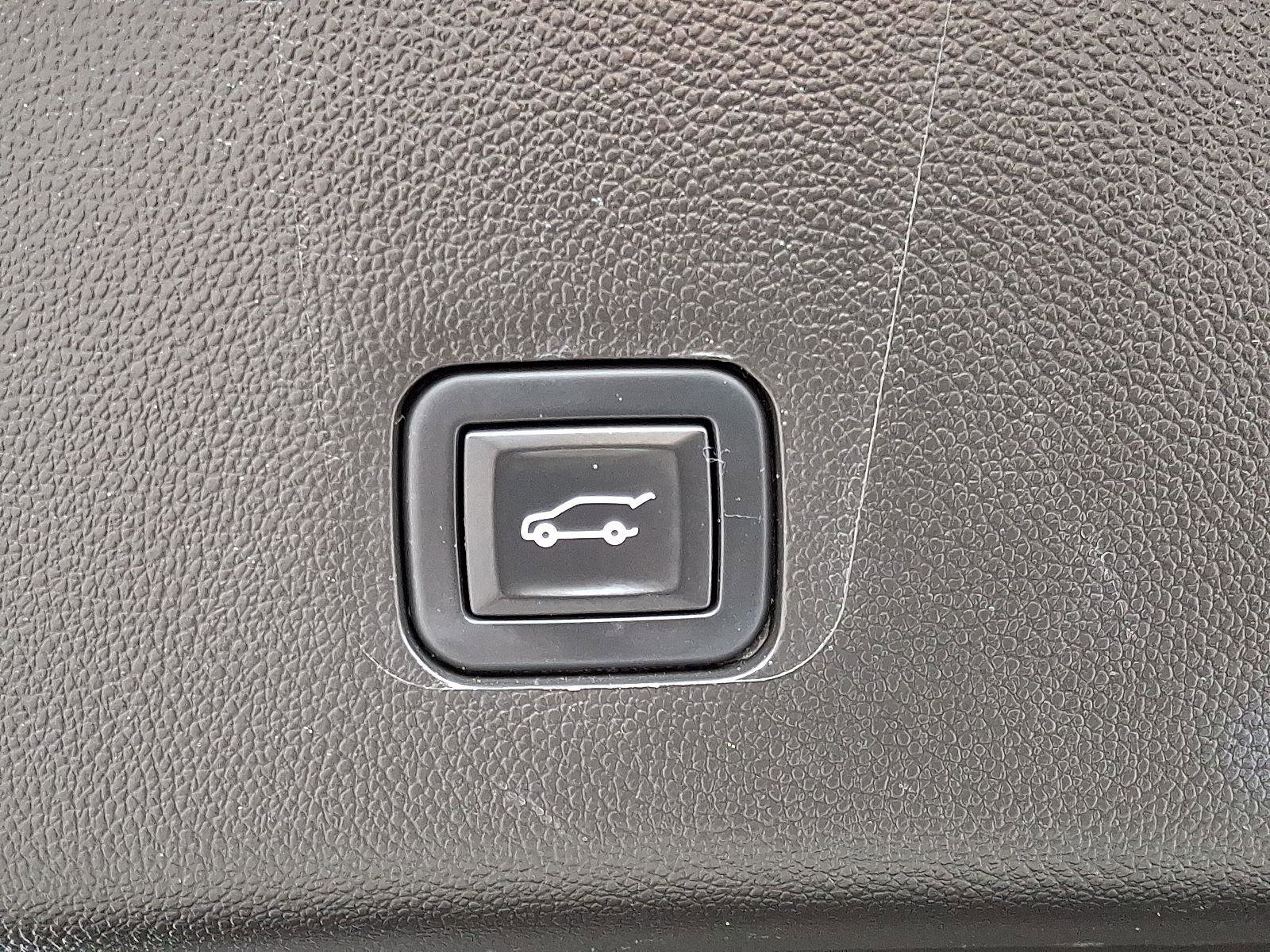 Used 2020 Chevrolet Traverse LT image 30