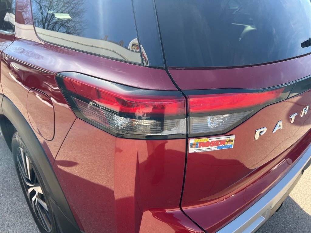 Certified 2024 Nissan Pathfinder Platinum AWD/4WD image 36