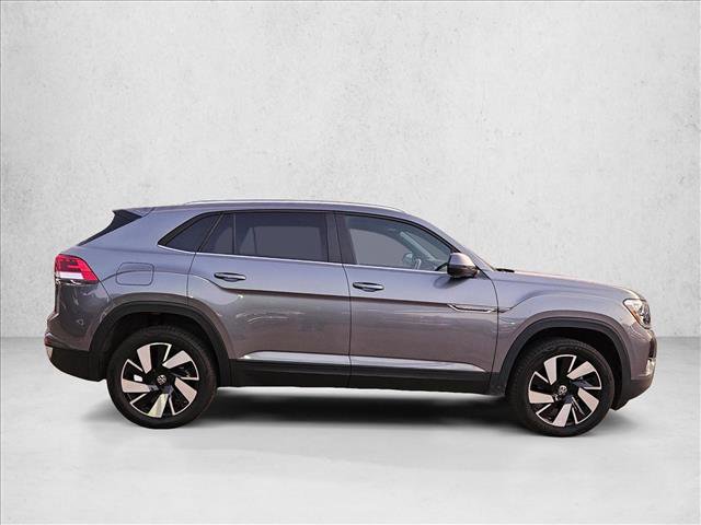 Used 2025 Volkswagen Atlas Cross Sport SE image 4