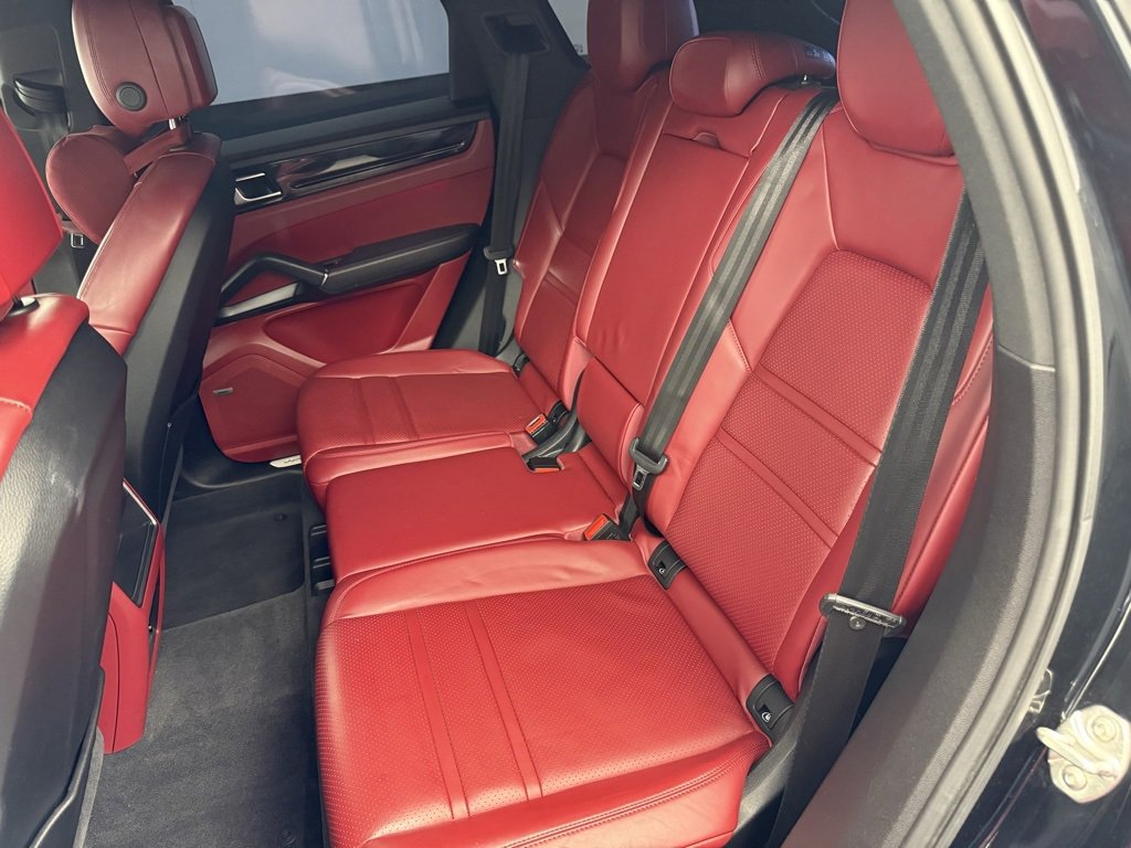 Used 2019 Porsche Cayenne S image 46