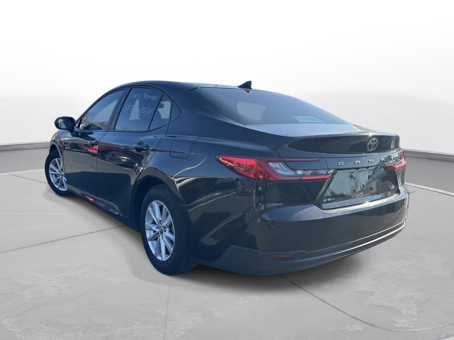 Used 2025 Toyota Camry LE w/ Convenience Package image 8