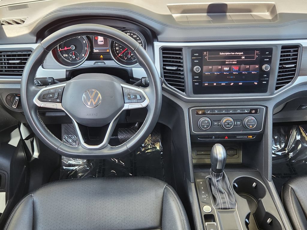 Used 2021 Volkswagen Atlas SE w/ Panoramic Sunroof Package FWD image 3