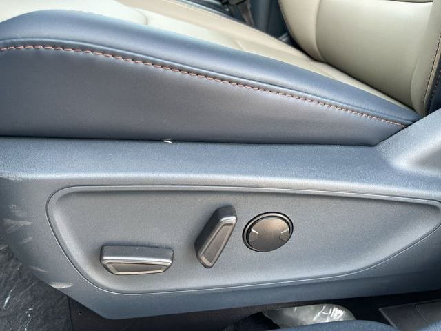 New 2026 Ford Maverick Lariat AWD/4WD image 14