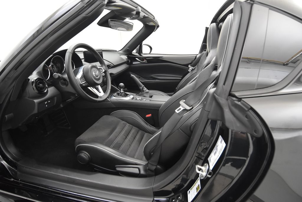 Used 2025 MAZDA MX-5 Miata RF Club RWD image 24