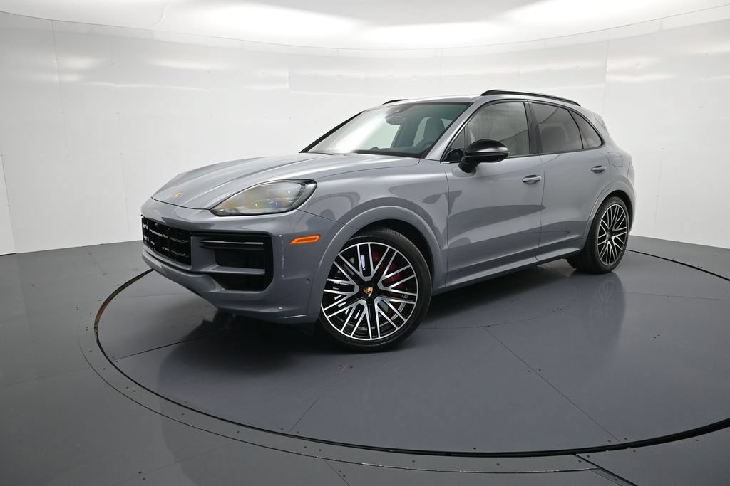 Certified 2024 Porsche Cayenne Turbo AWD/4WD image 35