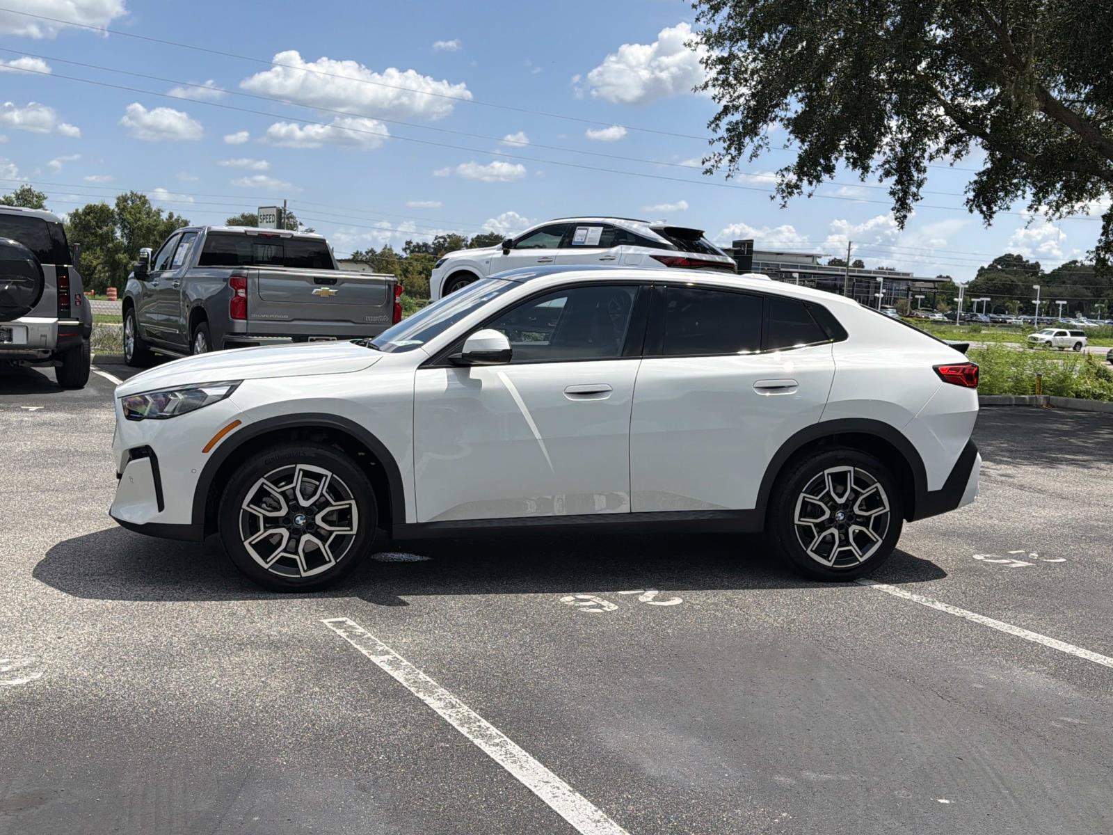 Used 2025 BMW X2 xDrive28i AWD/4WD image 7