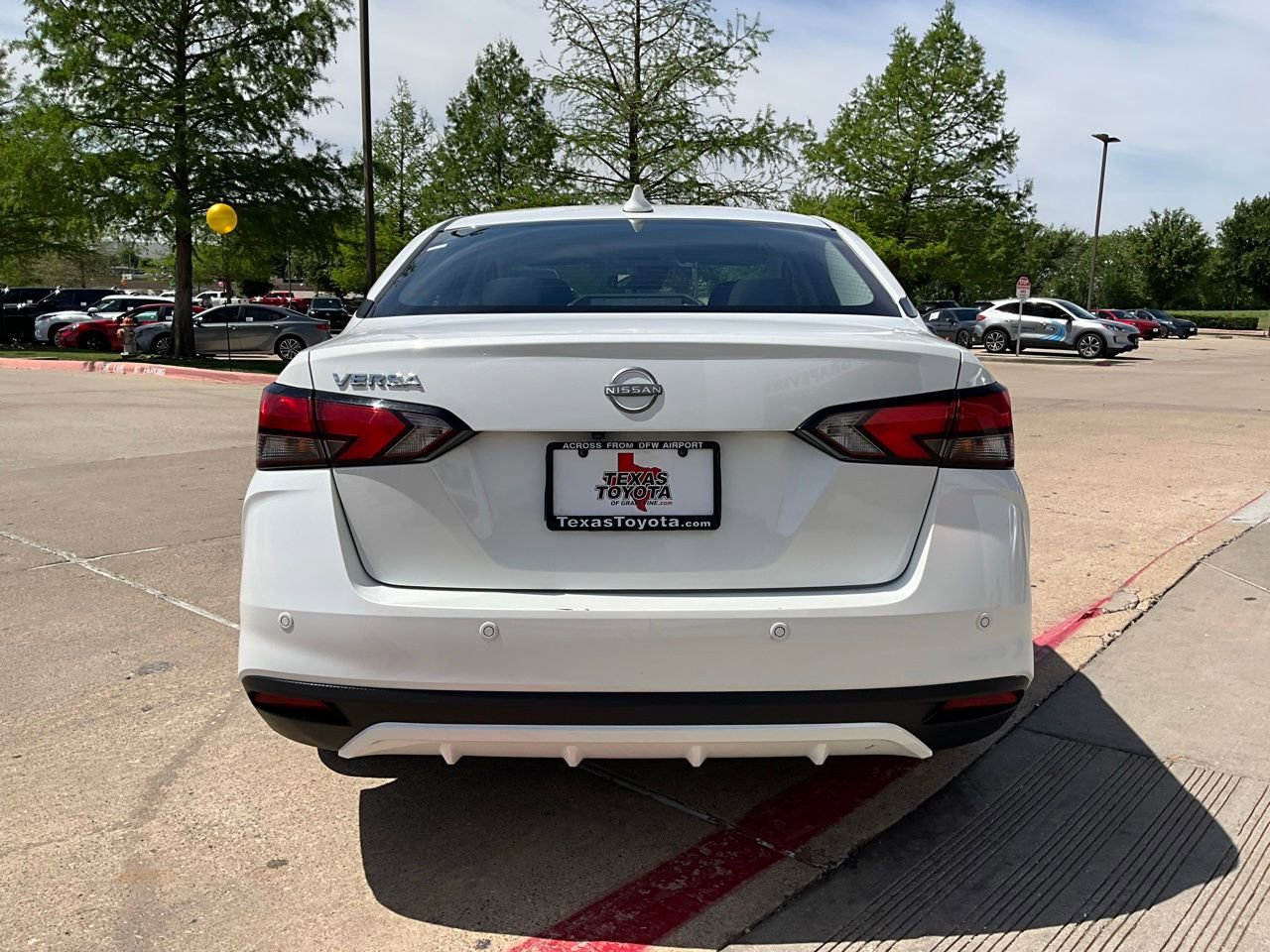 Used 2025 Nissan Versa SV image 7