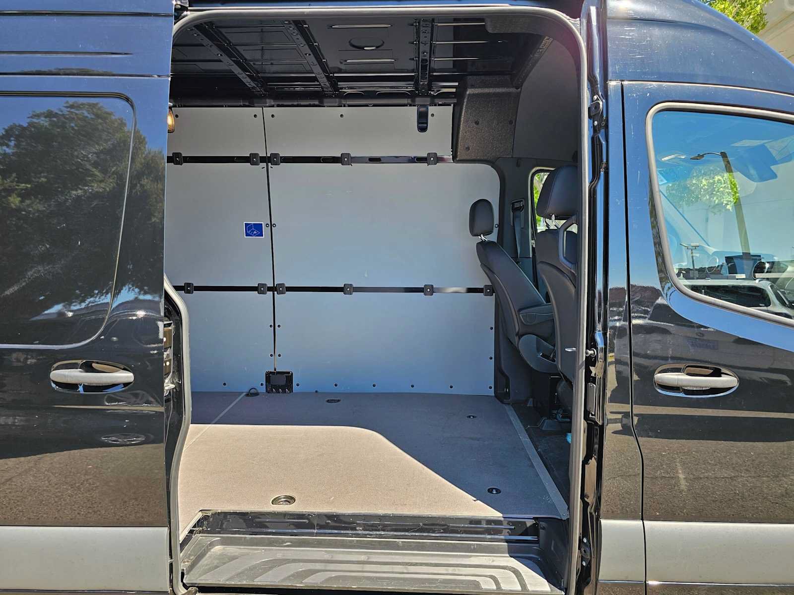 Used 2025 Mercedes-Benz Sprinter 2500 image 13