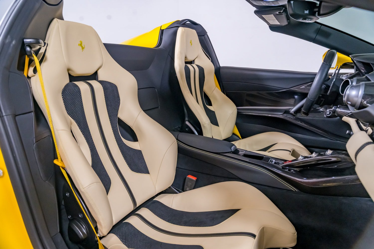 Used 2022 Ferrari 812 GTS RWD image 40
