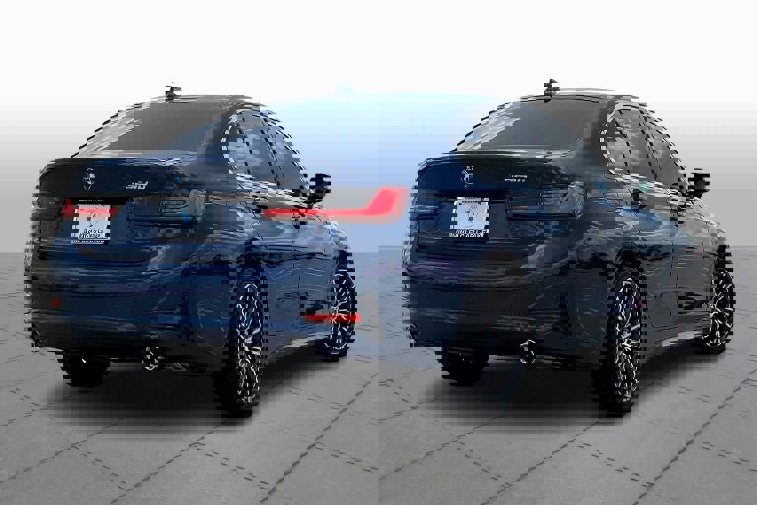 Used 2021 BMW 330i Sedan w/ Premium Package image 23