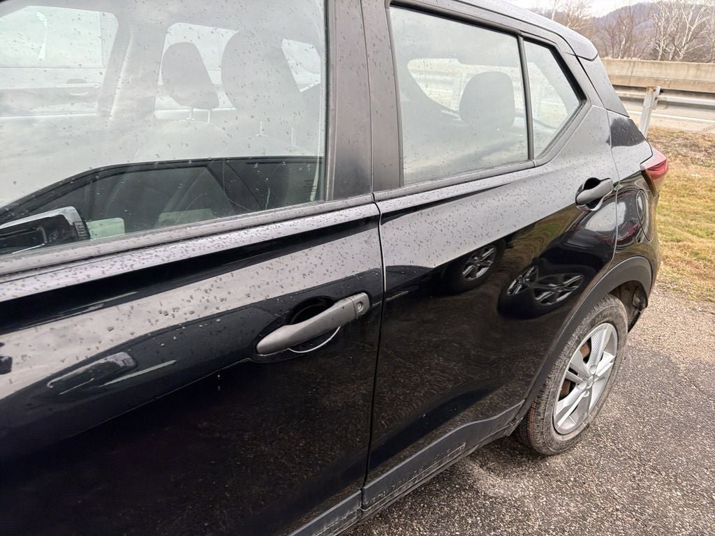 Used 2021 Nissan Kicks S FWD image 9