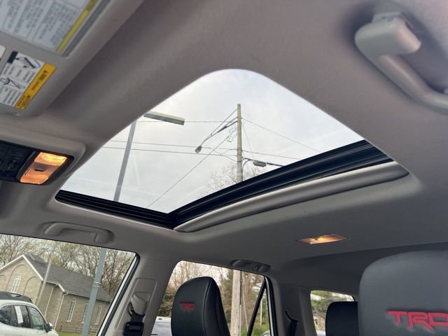 Used 2022 Toyota 4Runner TRD Off-Road Premium w/ TRD Black Wheel Package (TMS) image 4