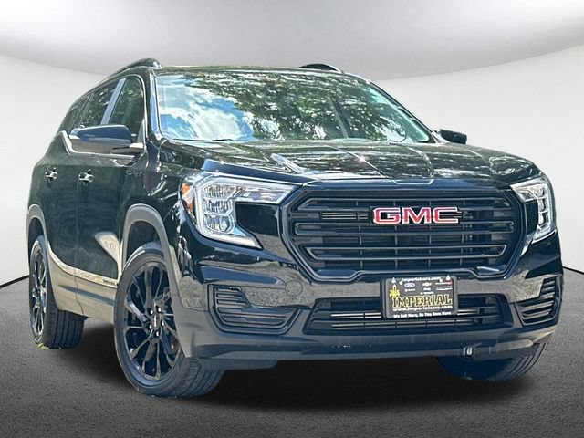 Used 2023 GMC Terrain SLE w/ Driver Convenience Package AWD/4WD image 2