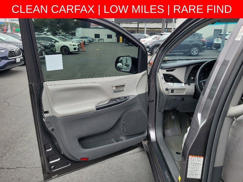 Used 2015 Toyota Sienna LE FWD image 13