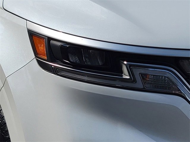 Used 2023 Kia Carnival LX image 16