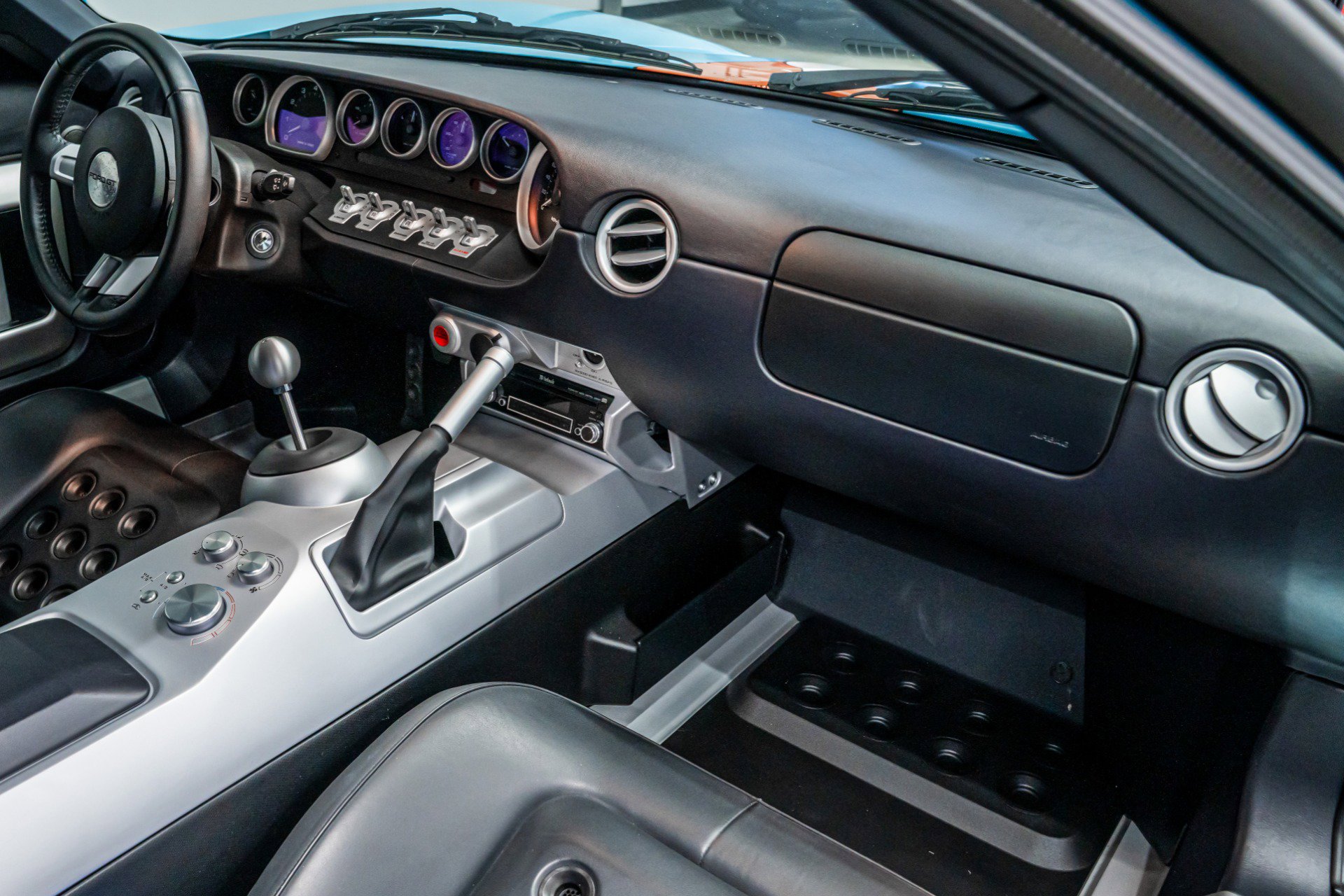 Used 2006 Ford GT RWD image 13