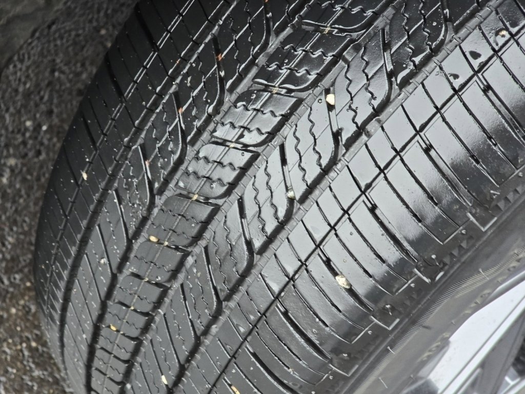 Used 2025 Nissan Kicks SR image 30