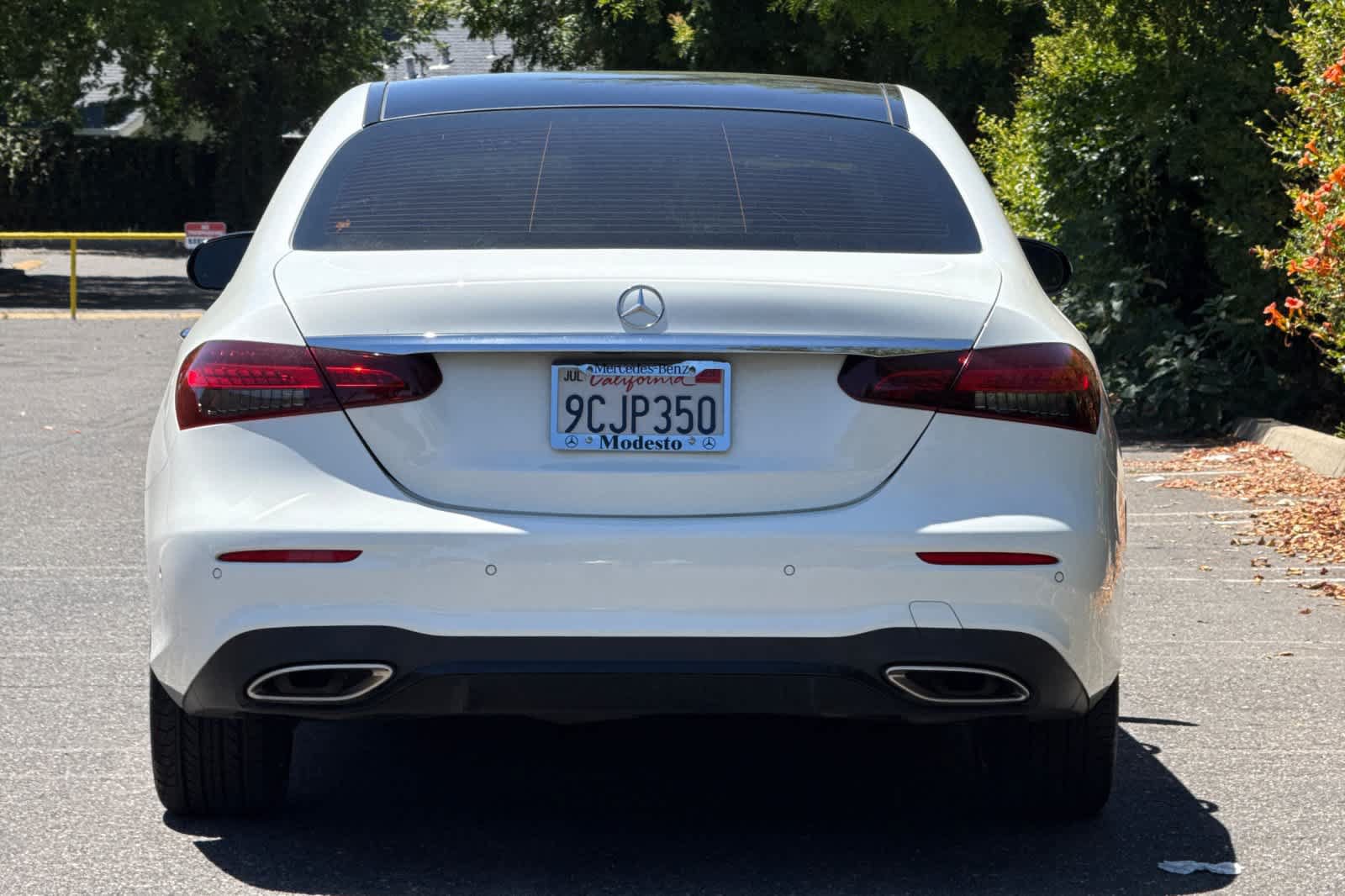 Used 2022 Mercedes-Benz E 350 Sedan image 4