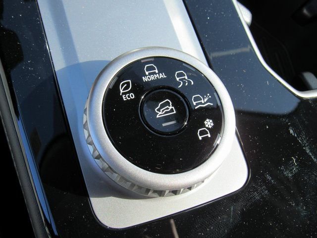 New 2025 Mitsubishi Outlander SE image 22