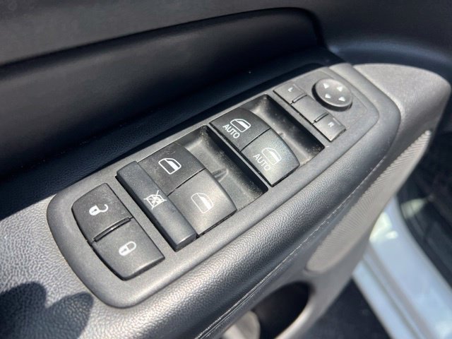 Used 2017 Jeep Grand Cherokee Altitude AWD/4WD image 26