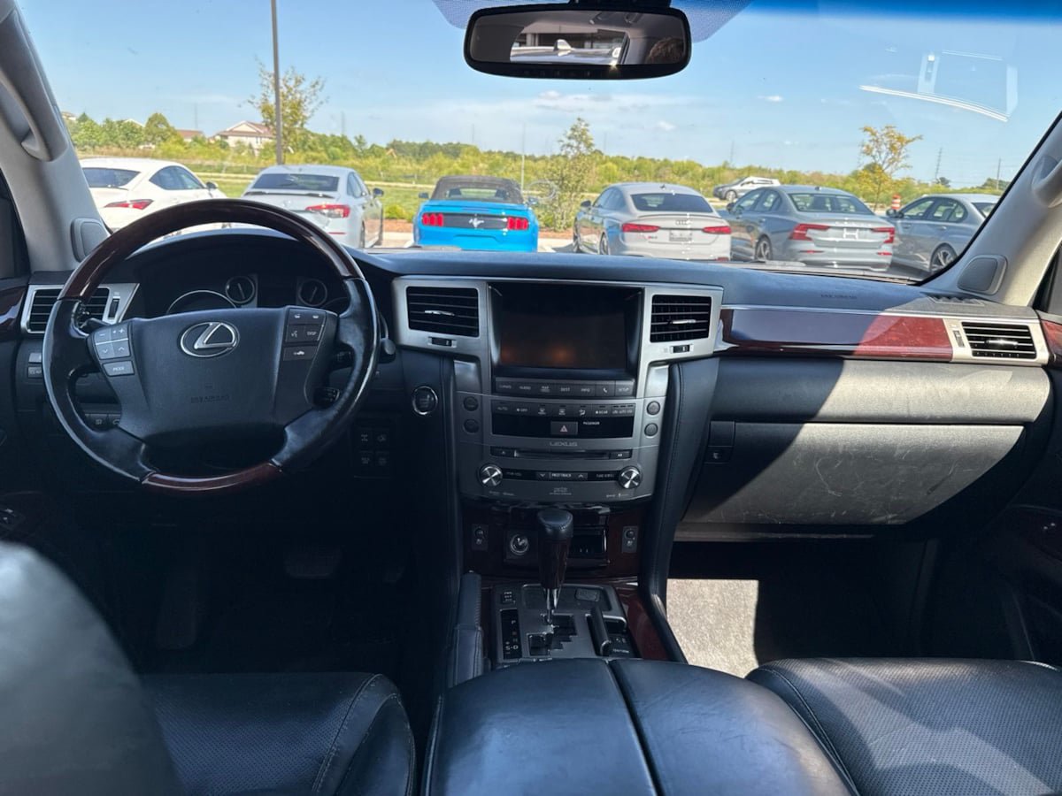 Used 2015 Lexus LX 570 4WD image 9