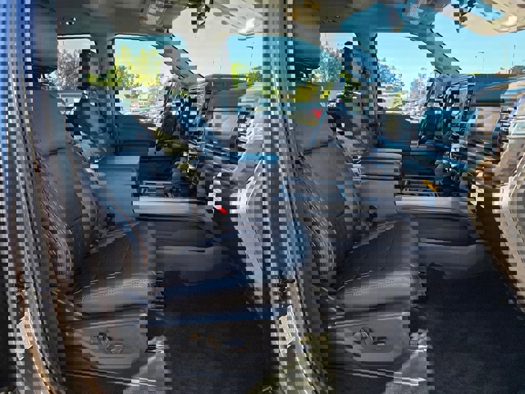 New 2026 Ford F350 Lariat image 25