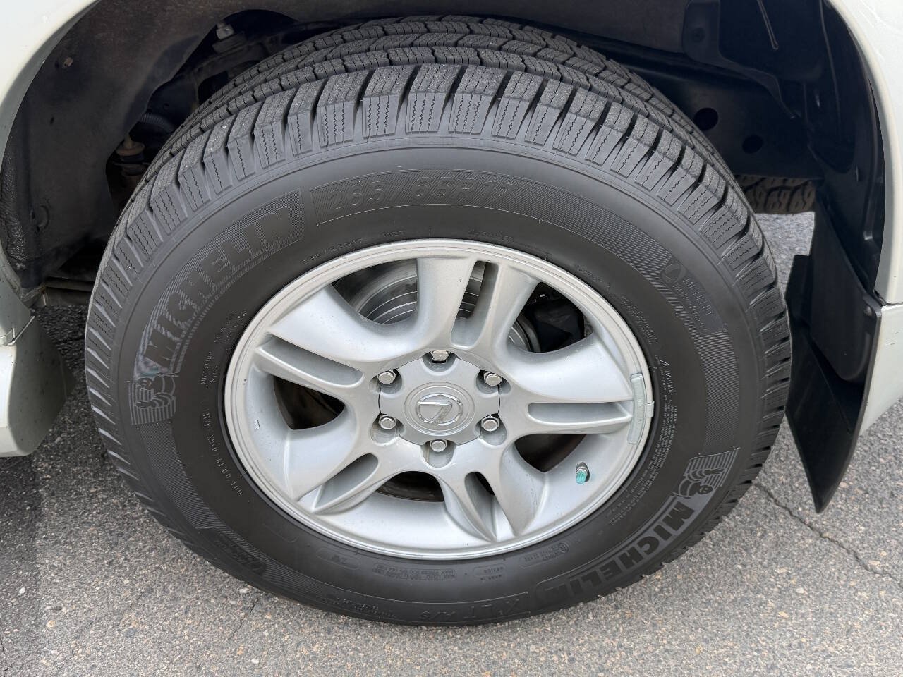 Used 2004 Lexus GX 470 w/ Preferred Accessory Pkg AWD/4WD image 37