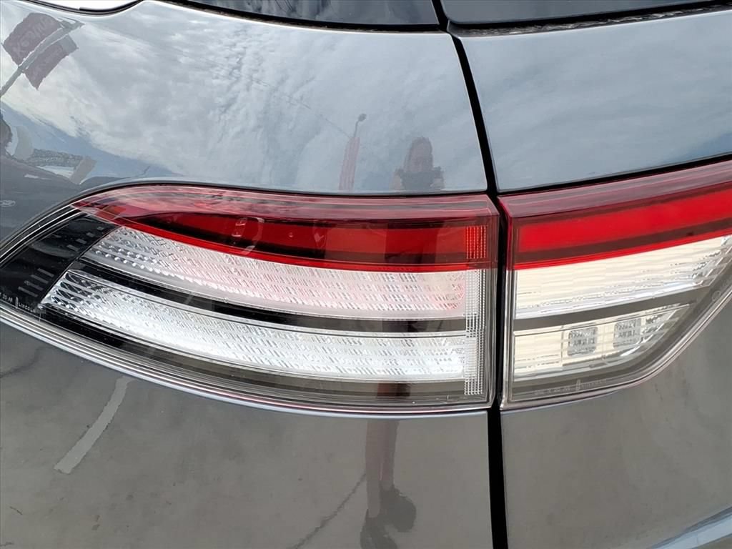 Used 2025 Lincoln Aviator Reserve w/ Illumination Package RWD image 12
