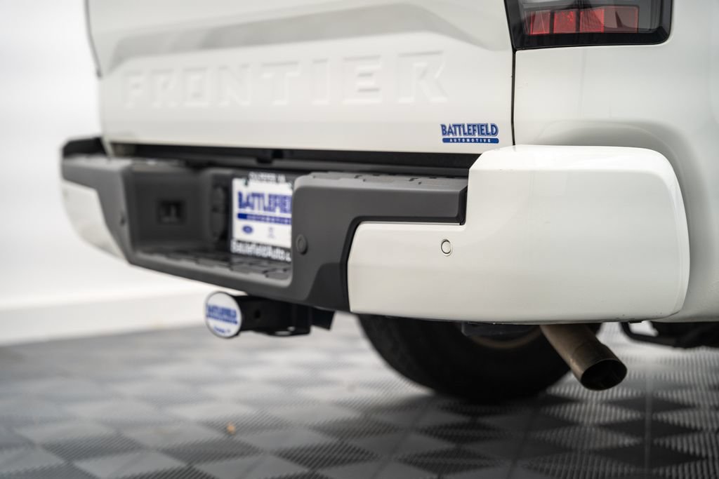 Used 2023 Nissan Frontier PRO-4X w/ Pro Convenience Package AWD/4WD image 8