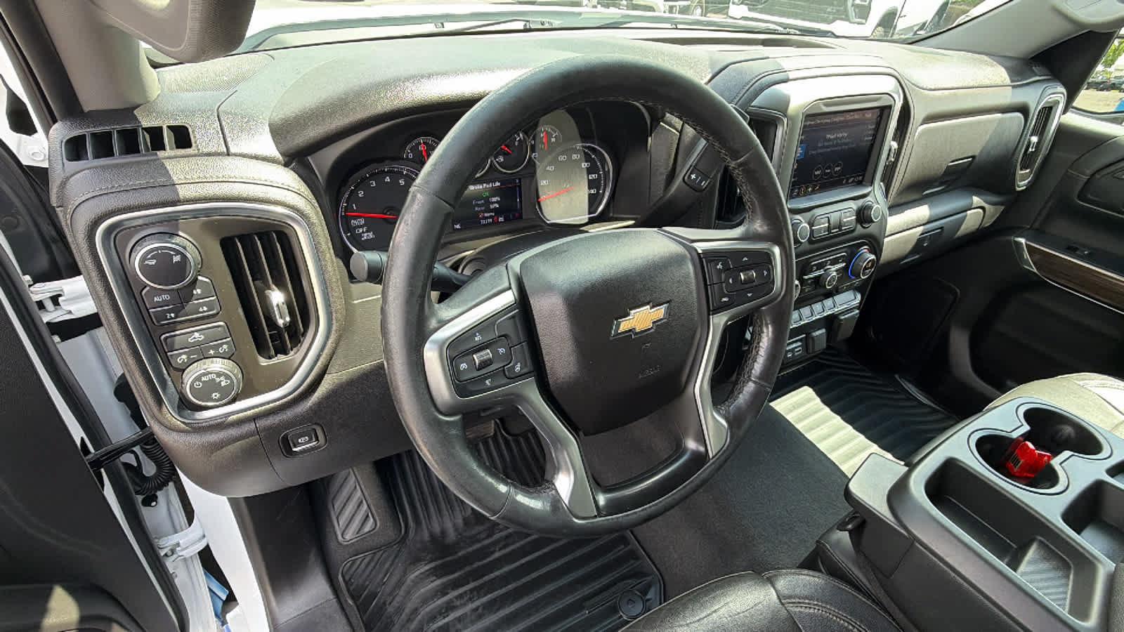 Used 2019 Chevrolet Silverado 1500 LT w/ All-Star Edition AWD/4WD image 10