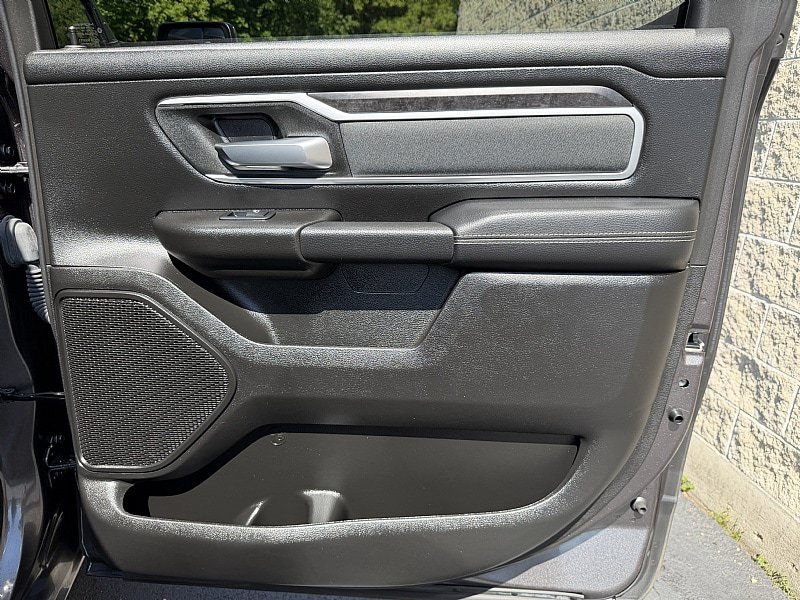 Used 2023 RAM 1500 Big Horn AWD/4WD image 30