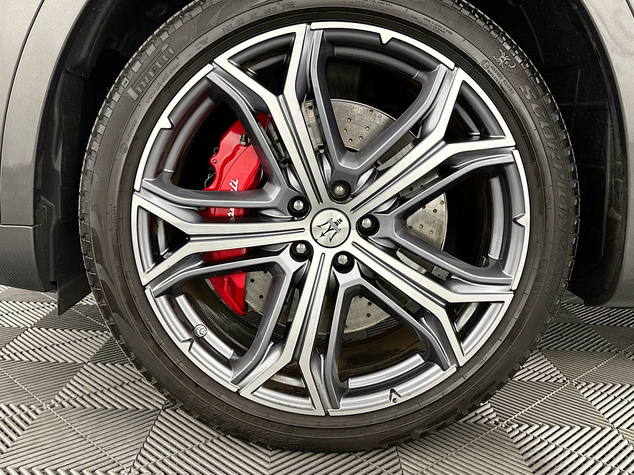 Used 2023 Maserati Levante Modena image 36