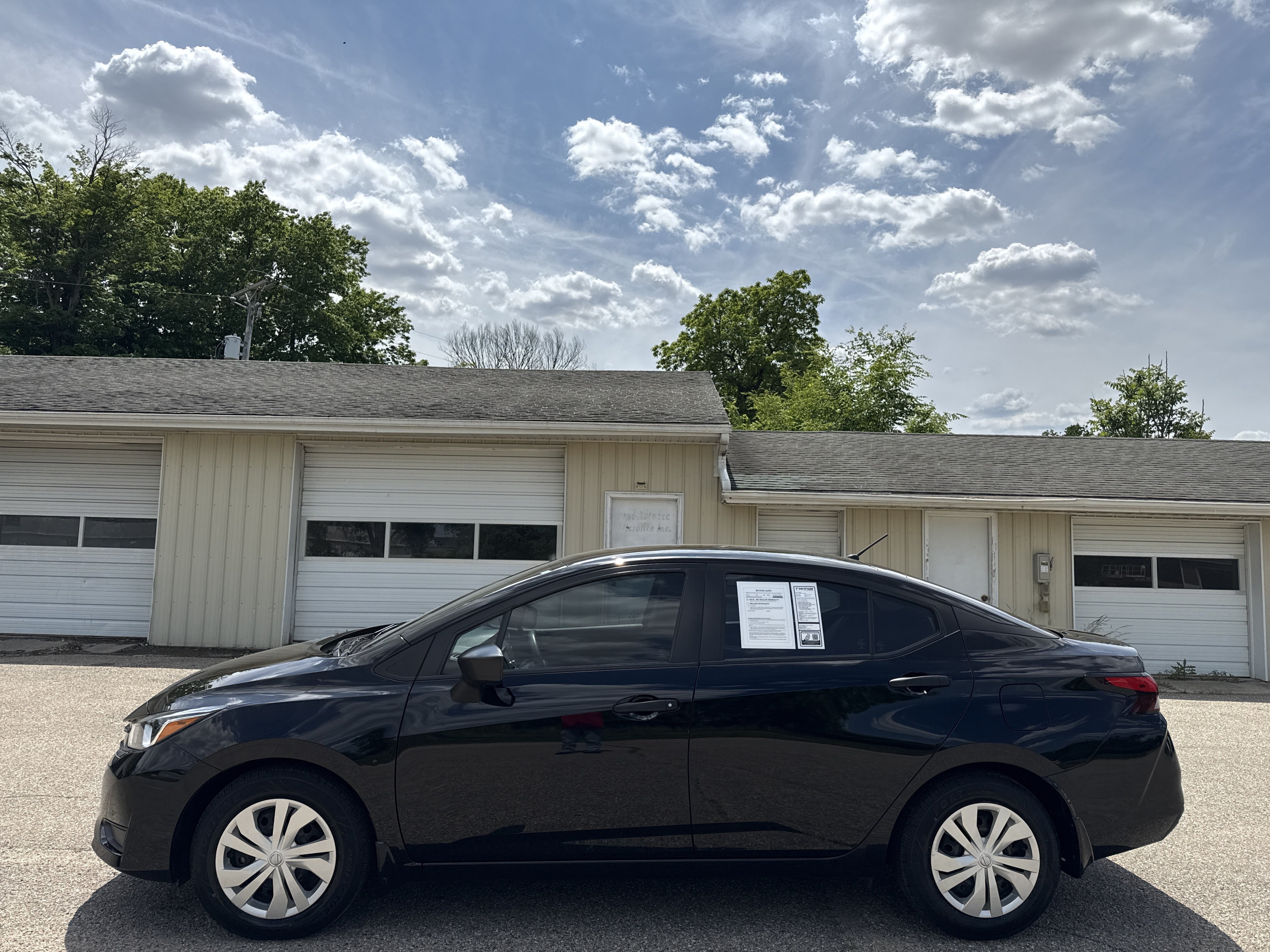 Used 2023 Nissan Versa S w/ Trunk Package FWD image 7