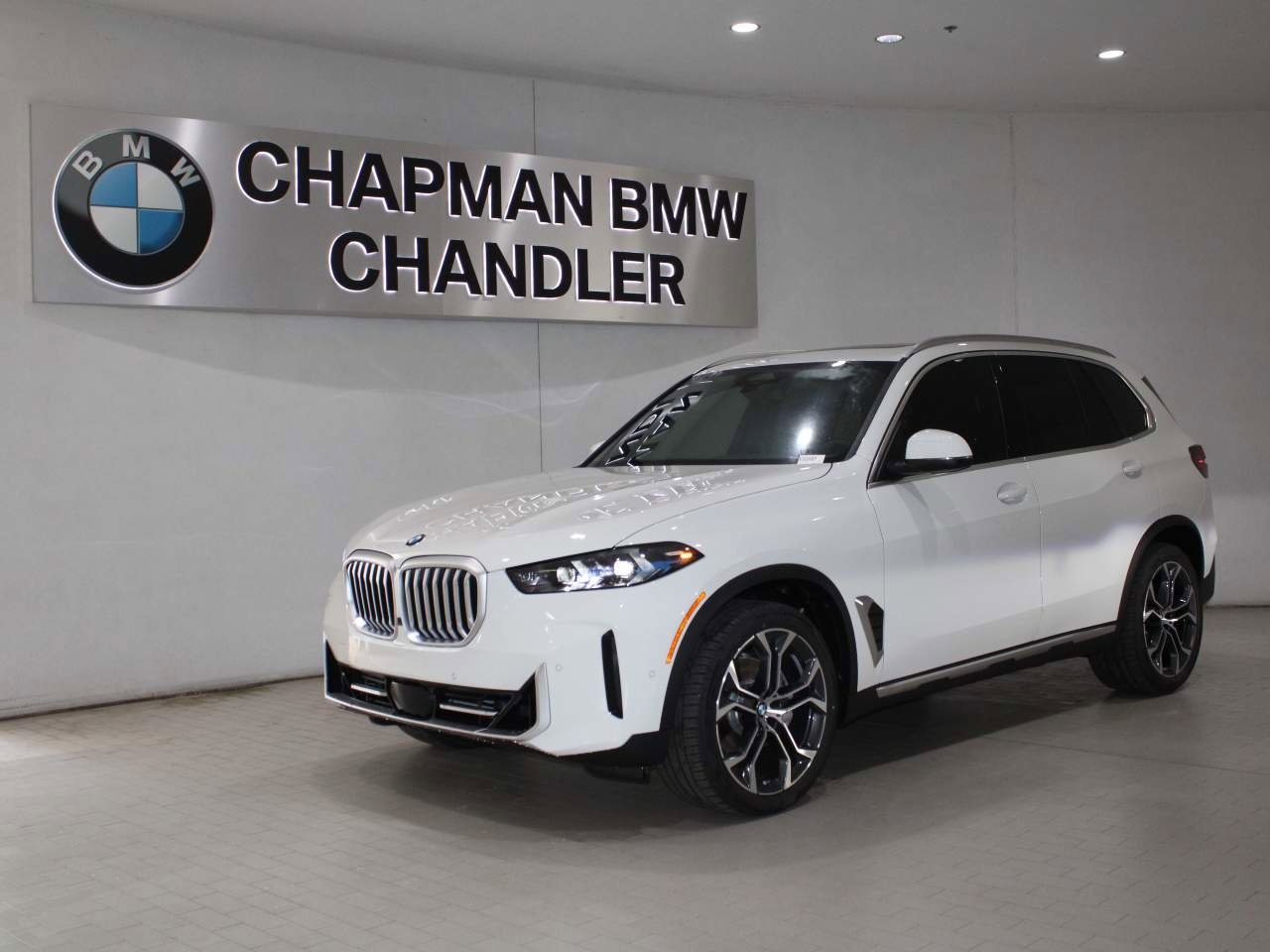 Certified 2026 BMW X5 xDrive40i AWD/4WD image 1