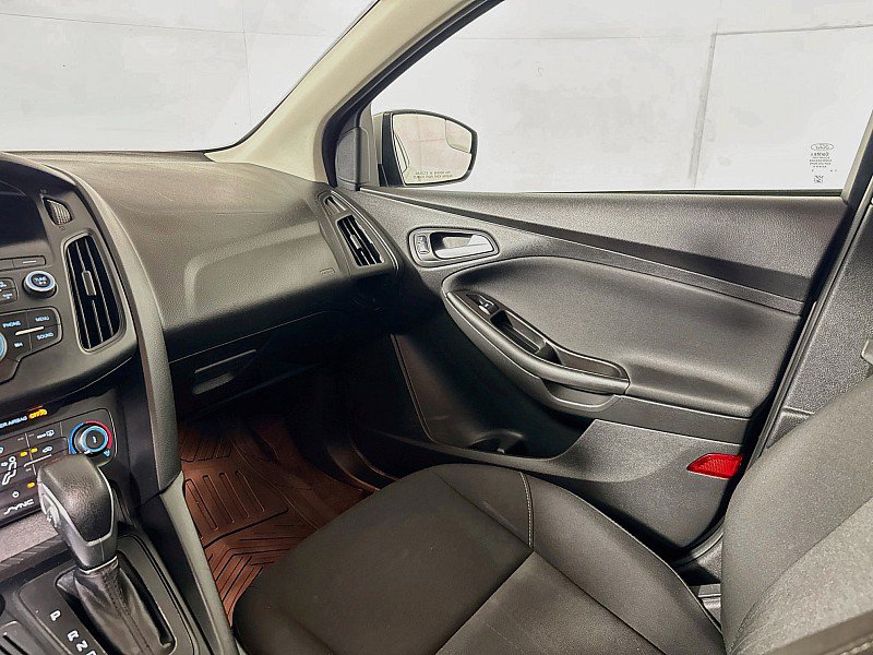 Used 2018 Ford Focus SE FWD image 22