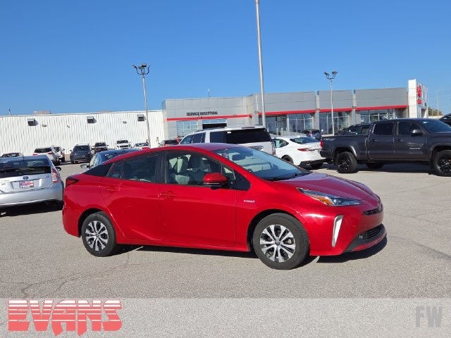 Used 2020 Toyota Prius XLE AWD/4WD image 2
