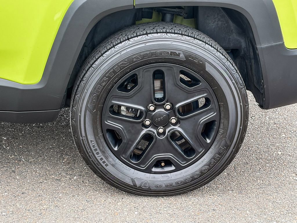 Used 2018 Jeep Renegade Trailhawk image 16