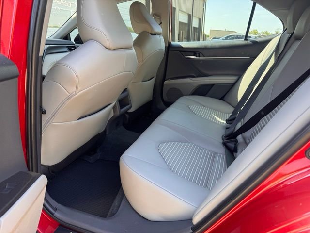 Used 2022 Toyota Camry SE w/ Convenience Package FWD image 11