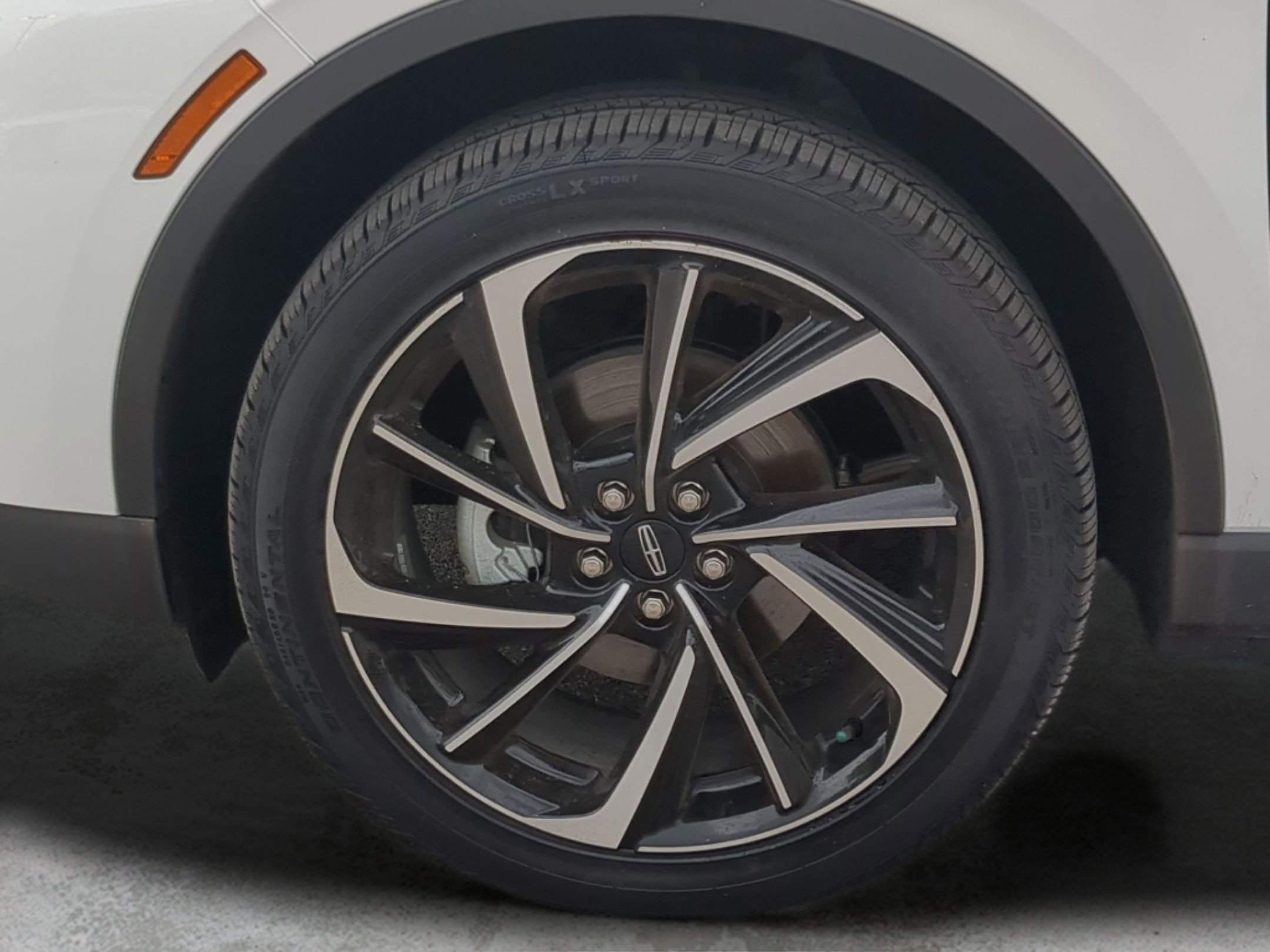 New 2026 Lincoln Corsair Reserve FWD image 9