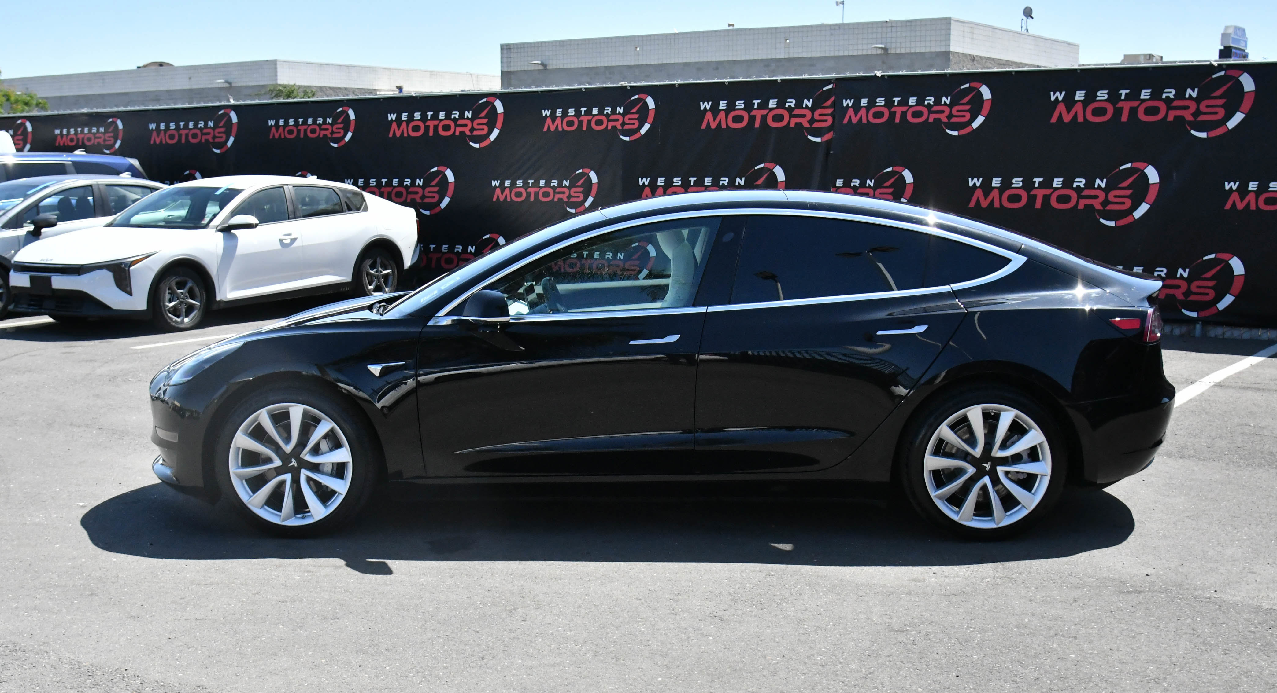 Used 2018 Tesla Model 3 Long Range image 4