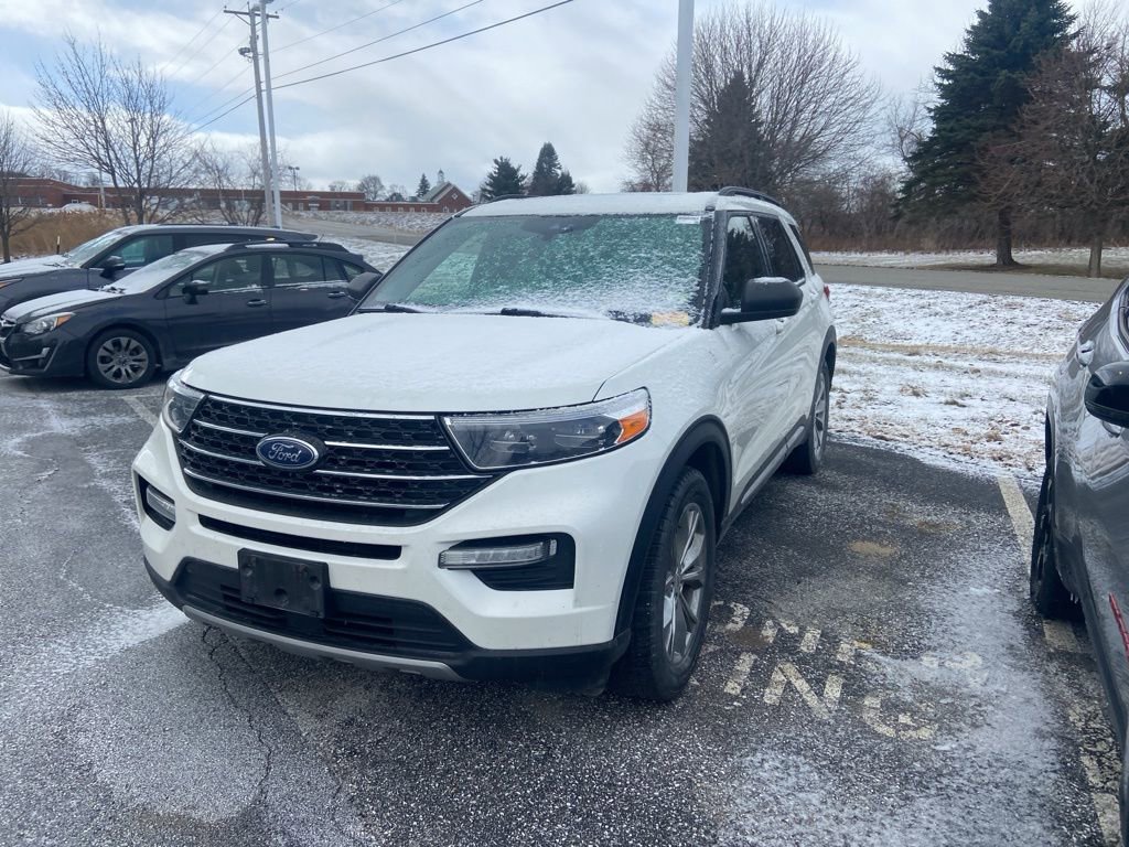 Used 2020 Ford Explorer XLT w/ Equipment Group 202A image 3