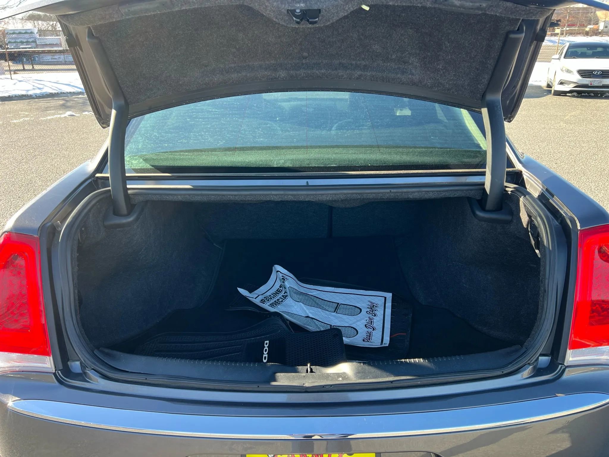 Used 2016 Chrysler 300 C image 7