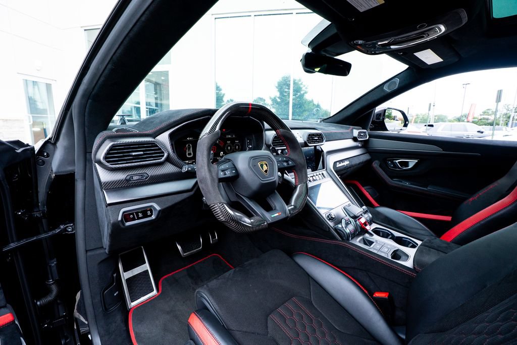 Used 2024 Lamborghini Urus Performante AWD/4WD image 37