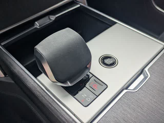 Used 2025 Land Rover Range Rover SE AWD/4WD image 30