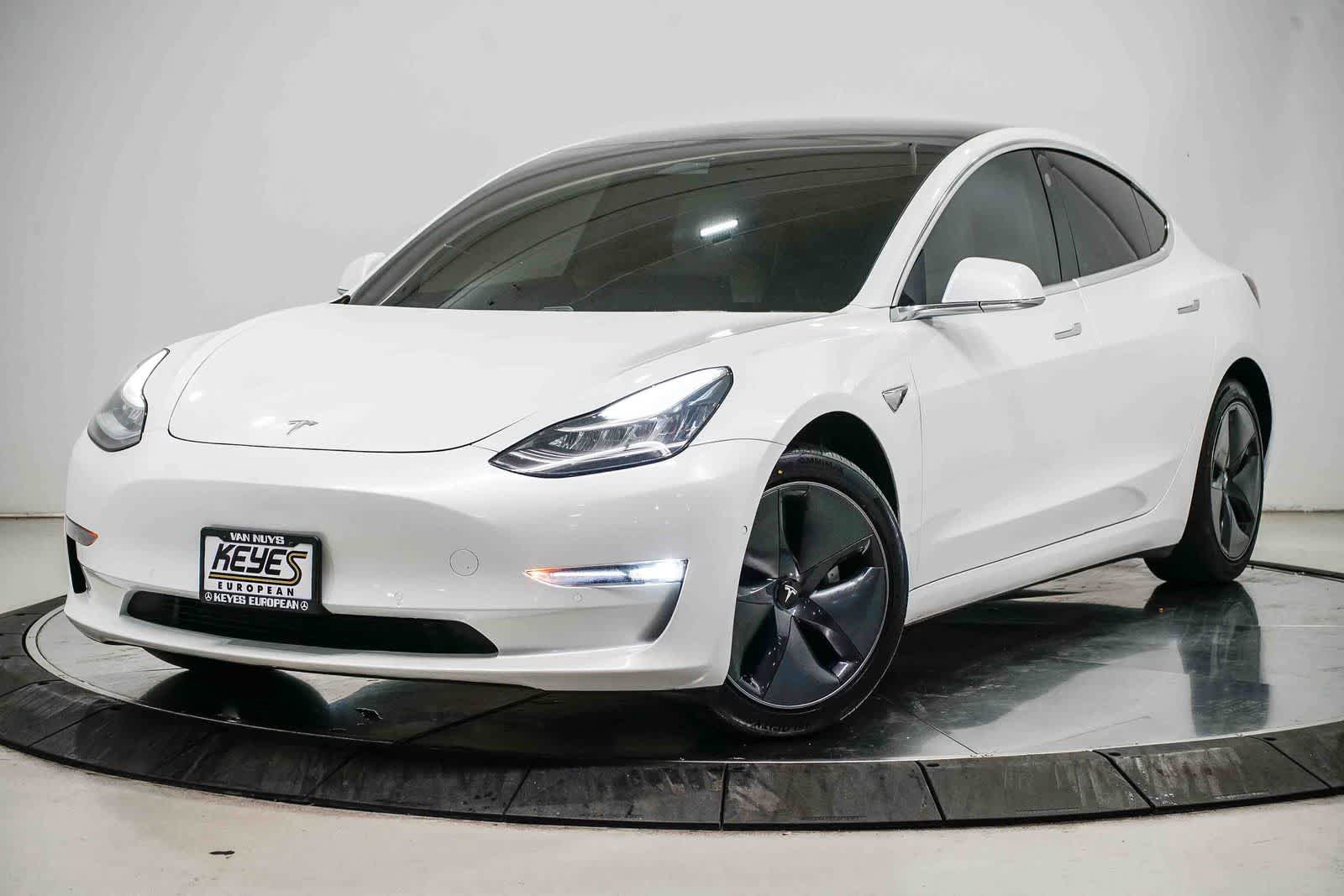 Used 2020 Tesla Model 3 Standard Range RWD image 1
