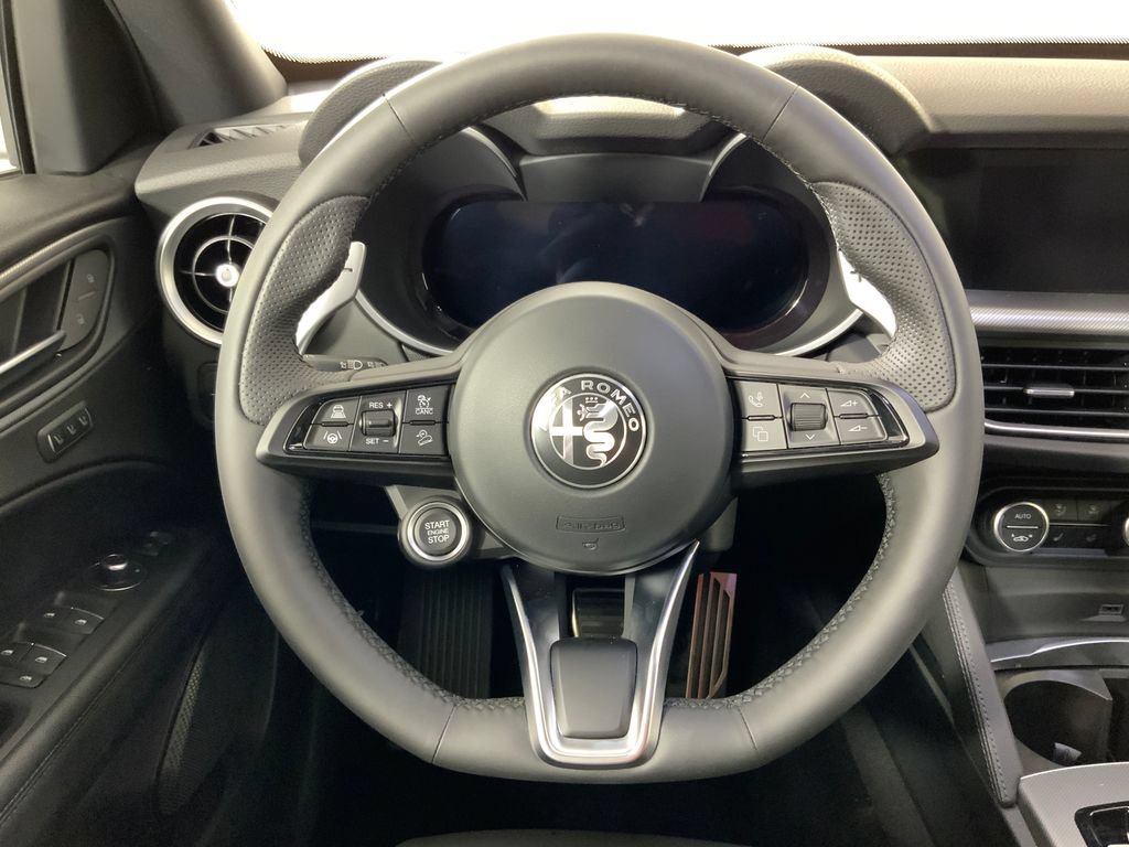New 2025 Alfa Romeo Stelvio Sprint w/ Convenience Package AWD/4WD image 17