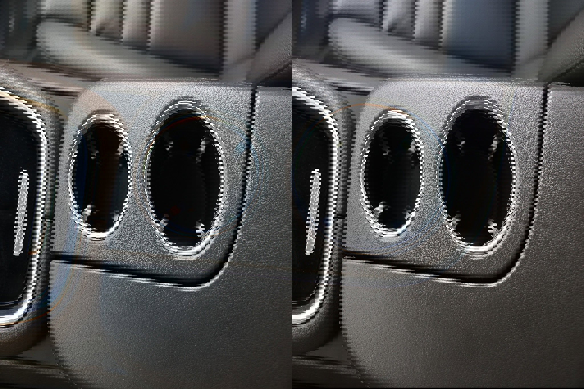 Used 2018 Porsche Panamera 4 AWD/4WD image 46