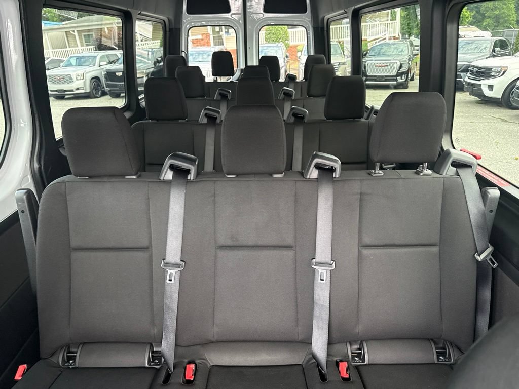 Used 2025 Mercedes-Benz Sprinter 2500 image 4