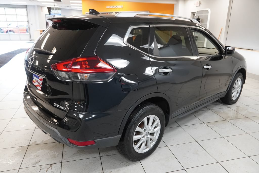 Used 2018 Nissan Rogue SV AWD/4WD image 12